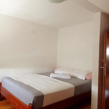 Simovic, * Vrnjačka Banja