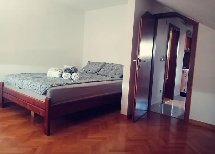 Simovic, * Vrnjačka Banja