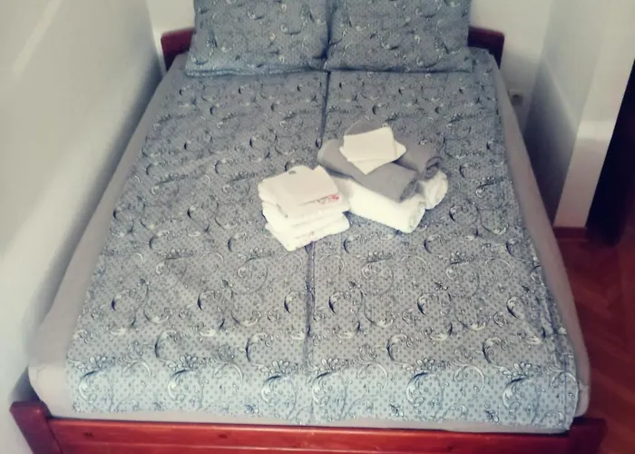 アパート Simovic,