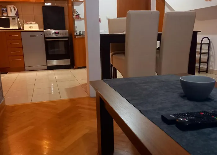 Simovic, * Vrnjačka Banja